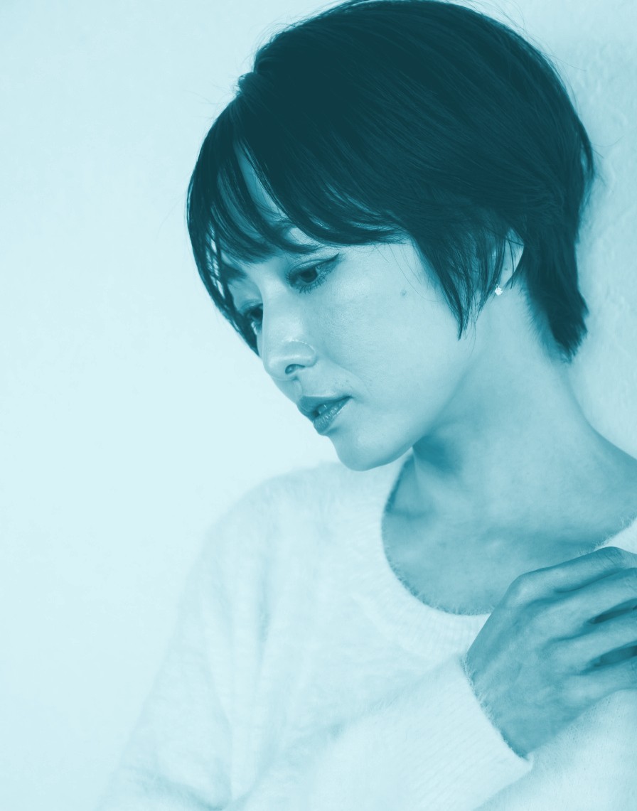 杏さゆり デュオトーンポートレート